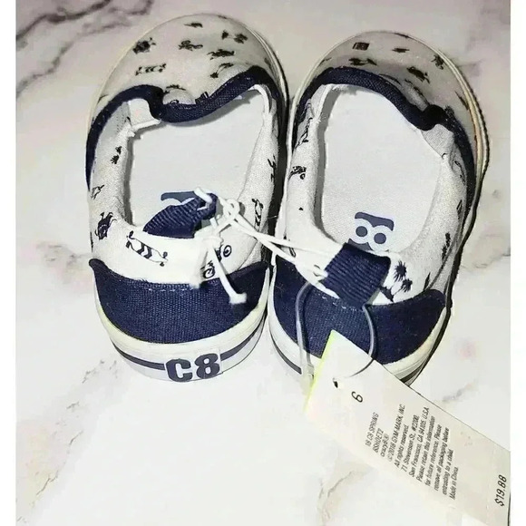 Crazy 8 Toddler Boys Size 6 Blue and White Slip On Shoes NWT - Picture 2 of 4